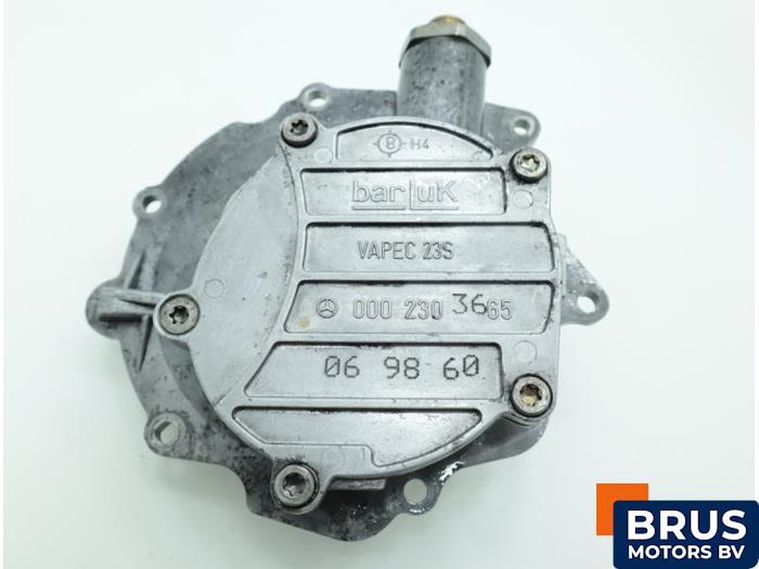 Gebruikte Vacuumpomp (Diesel) Mercedes C (W202) 2.2 C-220 D 16V Prijs € 90,75 Inclusief btw aangeboden door Brus Motors BV