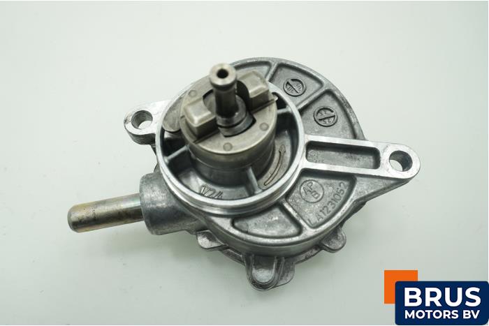 Gebruikte Vacuumpomp (Diesel) Mercedes Viano (639) 2.0 CDI 16V Prijs € 90,75 Inclusief btw aangeboden door Brus Motors BV