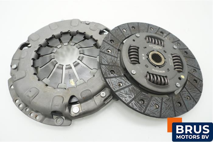 Nieuwe Koppelingsset (compleet) Fiat Idea (350AX) 1.3 JTD 16V Multijet Euro 5 DPF Prijs € 121,00 Inclusief btw aangeboden door Brus Motors BV
