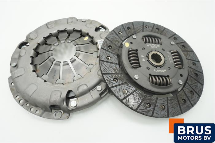 Nieuwe Koppelingsset (compleet) Fiat Punto Evo (199) 1.3 JTD Multijet Start&Stop 16V Van Prijs € 121,00 Inclusief btw aangeboden door Brus Motors BV