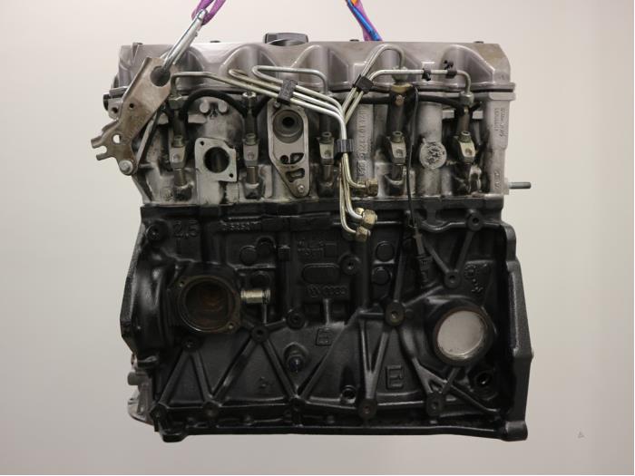 Motor van een Volkswagen Transporter/Caravelle T4 2.5 TDI 2002
