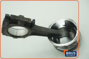 Gebruikte Drijfstang Fiat Bravo (182A) 1.6 SX 16V Prijs € 90,75 Inclusief btw aangeboden door Brus Motors BV