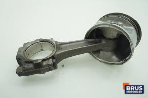 Gebruikte Drijfstang Fiat Bravo (182A) 1.6 SX 16V Prijs € 90,75 Inclusief btw aangeboden door Brus Motors BV