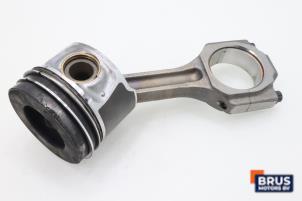 Gebruikte Drijfstang Chevrolet Captiva (C100) 2.0 CDTI 16V 150 4x2 Prijs € 90,75 Inclusief btw aangeboden door Brus Motors BV