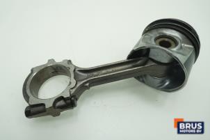 Gebruikte Drijfstang Nissan X-Trail (T30) 2.2 dCi 16V 4x2 Prijs € 90,75 Inclusief btw aangeboden door Brus Motors BV