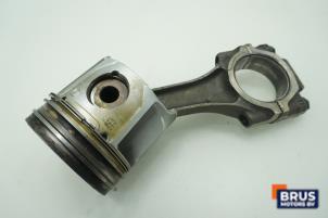 Gebruikte Drijfstang Iveco New Daily I/II 35.10 Turbo Prijs € 90,75 Inclusief btw aangeboden door Brus Motors BV