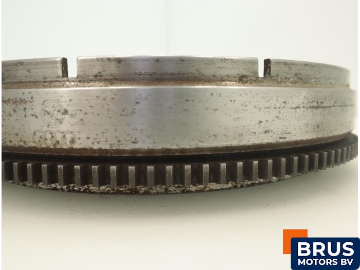 Gebruikte Dubbele massa vliegwiel Volkswagen Passat (3B3) 1.9 TDI 100 Prijs € 242,00 Inclusief btw aangeboden door Brus Motors BV