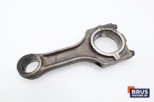 Gebruikte Drijfstang Opel Omega B (25/26/27) 2.5 TD Prijs € 90,75 Inclusief btw aangeboden door Brus Motors BV