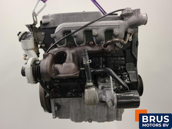 Motor van een Ford Mondeo I 1.8 TD 1996