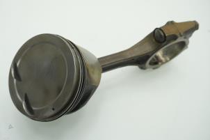 Gebruikte Drijfstang Hyundai Matrix 1.6 16V Prijs € 90,75 Inclusief btw aangeboden door Brus Motors BV