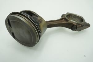 Gebruikte Drijfstang Hyundai Matrix 1.6 16V Prijs € 90,75 Inclusief btw aangeboden door Brus Motors BV