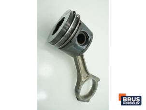 Gebruikte Drijfstang Landrover Range Rover III (LM) 3.6 TDV8 32V Prijs € 151,25 Inclusief btw aangeboden door Brus Motors BV