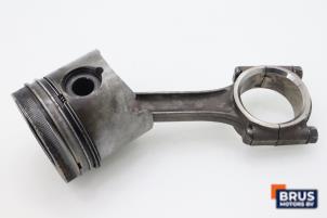 Gebruikte Drijfstang Isuzu Trooper II Hard Top 2.8 TD Prijs € 90,75 Inclusief btw aangeboden door Brus Motors BV