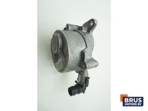 Gebruikte Vacuumpomp (Diesel) Renault Trafic New (FL) 2.0 dCi 16V 115 Prijs € 90,75 Inclusief btw aangeboden door Brus Motors BV