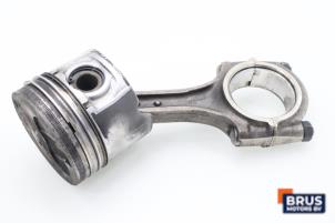 Gebruikte Drijfstang Kia Pregio (TB) 2.7 D Prijs € 90,75 Inclusief btw aangeboden door Brus Motors BV