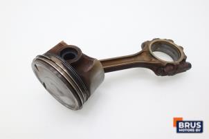 Gebruikte Drijfstang Mitsubishi Outlander (CU) 2.0 16V 4x2 Prijs € 90,75 Inclusief btw aangeboden door Brus Motors BV