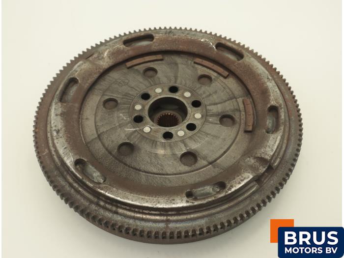 Gebruikte Dubbele massa vliegwiel Audi A6 (C5) 1.9 TDI 130 Prijs € 302,50 Inclusief btw aangeboden door Brus Motors BV