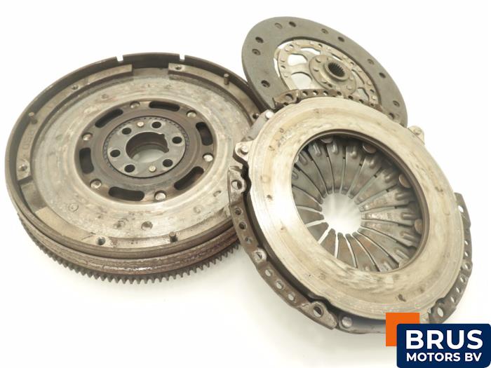Gebruikte Vliegwiel dubbele massa Audi A6 (C5) 1.8 Turbo 20V Prijs € 242,00 Inclusief btw aangeboden door Brus Motors BV