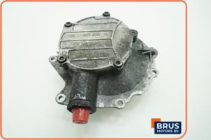 Gebruikte Vacuumpomp (Diesel) Mercedes Vito (638.1/2) 2.3 110D Prijs € 90,75 Inclusief btw aangeboden door Brus Motors BV