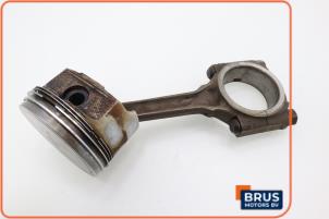 Gebruikte Drijfstang Peugeot 206 (2A/C/H/J/S) 1.4 XR,XS,XT,Gentry Prijs € 90,75 Inclusief btw aangeboden door Brus Motors BV