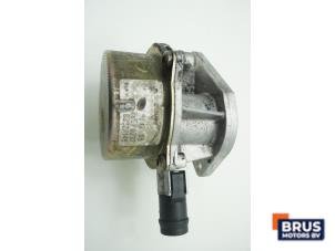 Gebruikte Vacuumpomp (Diesel) Renault Kangoo Express (FC) 1.5 dCi 80 Prijs € 90,75 Inclusief btw aangeboden door Brus Motors BV