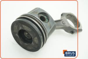 Gebruikte Drijfstang Landrover Discovery II 2.5 Td5 Prijs € 90,75 Inclusief btw aangeboden door Brus Motors BV