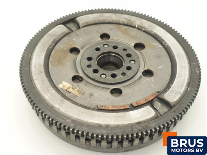 Gebruikte Vliegwiel dubbele massa Volvo S40 (VS) 1.9 D 115 Prijs € 242,00 Inclusief btw aangeboden door Brus Motors BV
