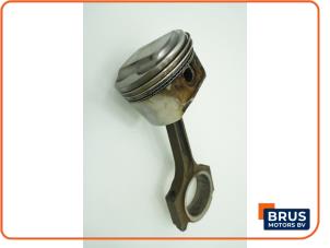 Gebruikte Drijfstang Chrysler Voyager 2.4i 16V Prijs € 90,75 Inclusief btw aangeboden door Brus Motors BV