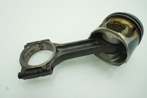 Gebruikte Drijfstang Renault Trafic New (EL) 2.0 dCi 16V 115 Prijs € 90,75 Inclusief btw aangeboden door Brus Motors BV