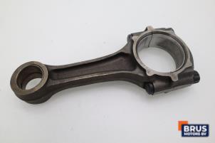 Gebruikte Drijfstang Toyota Hilux II 2.4 D 4x4 Prijs € 90,75 Inclusief btw aangeboden door Brus Motors BV