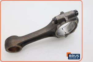 Gebruikte Drijfstang Toyota Hilux II 2.4 D 4x4 Prijs € 90,75 Inclusief btw aangeboden door Brus Motors BV