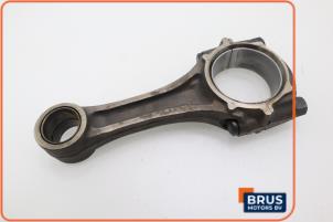 Gebruikte Drijfstang Toyota Hilux II 2.4 D 4x4 Prijs € 90,75 Inclusief btw aangeboden door Brus Motors BV