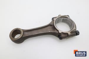 Gebruikte Drijfstang Toyota Hilux II 2.4 D 4x4 Prijs € 90,75 Inclusief btw aangeboden door Brus Motors BV