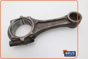 Gebruikte Drijfstang Toyota Hilux II 2.4 D 4x4 Prijs € 90,75 Inclusief btw aangeboden door Brus Motors BV