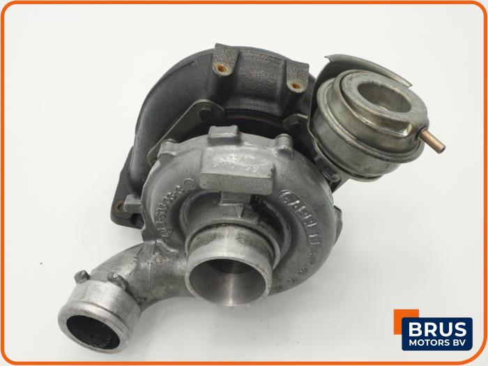 Turbo van een Audi A6 (C5) 2.5 TDI V6 24V 2005