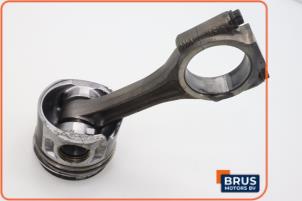 Gebruikte Drijfstang Audi A4 (B7) 1.9 TDI Prijs € 90,75 Inclusief btw aangeboden door Brus Motors BV