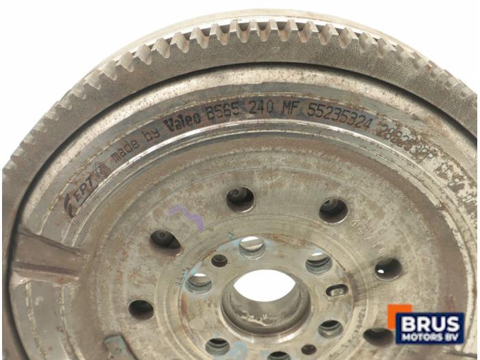 Dubbele massa vliegwiel van een Lancia Delta (844) 2.0 D Multijet 16V 165 2012