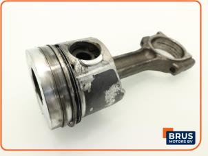 Gebruikte Drijfstang Opel Vivaro 1.9 DI Prijs € 90,75 Inclusief btw aangeboden door Brus Motors BV