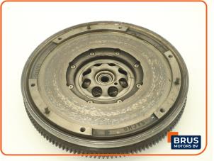 Gebruikte Dubbele massa vliegwiel Mercedes C (W203) 1.8 C-200K 16V Prijs € 242,00 Inclusief btw aangeboden door Brus Motors BV
