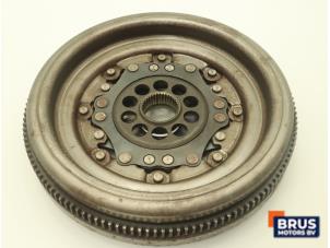 Gebruikte Dubbele massa vliegwiel Volkswagen Golf V (1K1) 3.2 V6 24V Prijs € 302,50 Inclusief btw aangeboden door Brus Motors BV