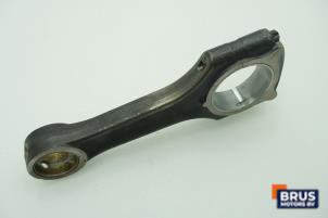 Gebruikte Drijfstang Mercedes Vito (638.0) 2.2 CDI 112 16V Prijs € 90,75 Inclusief btw aangeboden door Brus Motors BV