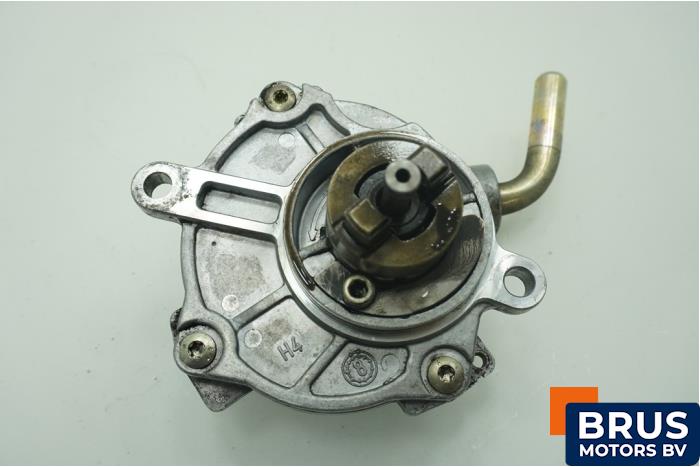 Gebruikte Vacuumpomp (Diesel) Mercedes C (W202) 2.2 C-220 CDI 16V Prijs € 90,75 Inclusief btw aangeboden door Brus Motors BV
