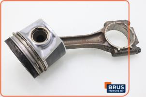 Gebruikte Drijfstang Volkswagen Polo IV (9N1/2/3) 1.4 TDI 80 Prijs € 90,75 Inclusief btw aangeboden door Brus Motors BV