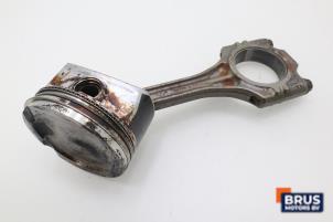 Gebruikte Drijfstang Volkswagen Polo IV (9N1/2/3) 1.2 12V Prijs € 90,75 Inclusief btw aangeboden door Brus Motors BV