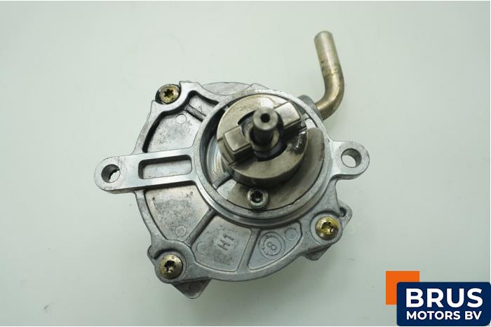 Gebruikte Vacuumpomp (Diesel) Mercedes C (W202) 2.2 C-220 CDI 16V Prijs € 90,75 Inclusief btw aangeboden door Brus Motors BV