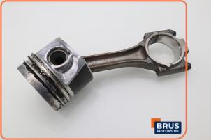 Gebruikte Drijfstang Volkswagen Golf VI Cabrio (1K) 1.6 TDI 16V BlueMotion Prijs € 90,75 Inclusief btw aangeboden door Brus Motors BV