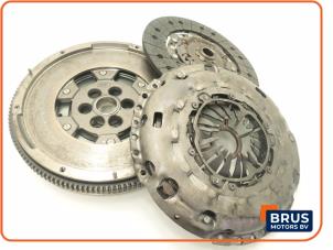 Gebruikte Dubbele massa vliegwiel Volkswagen Golf V (1K1) 2.0 TDI 16V Prijs € 242,00 Inclusief btw aangeboden door Brus Motors BV