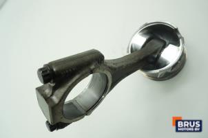 Gebruikte Drijfstang Volkswagen Polo IV (9N1/2/3) 1.4 TDI 70 Prijs € 90,75 Inclusief btw aangeboden door Brus Motors BV