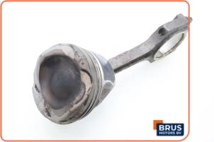 Gebruikte Drijfstang Volvo V40 (MV) 1.6 T4 GTDi 16V AWD Prijs € 90,75 Inclusief btw aangeboden door Brus Motors BV