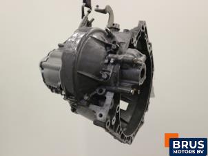 Gebruikte Versnellingsbak Peugeot 207 CC (WB) 1.6 HDiF 16V Prijs € 423,50 Inclusief btw aangeboden door Brus Motors BV